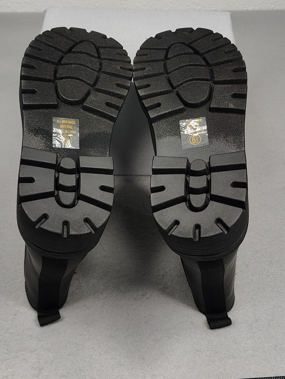 Brand New Soda Size 6 1/2 Women's Booties - Picture 5 of 6